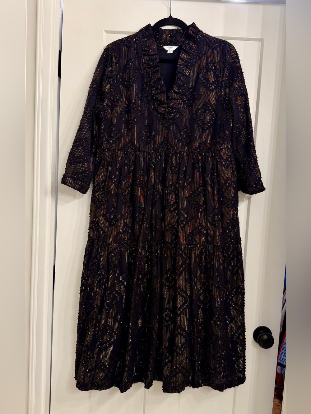 Crown & Ivy Black & Gold Ruffled V-Neck Tiered Midi Dress size PL